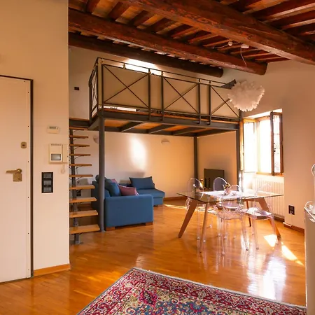 아파트 Loft Elegance